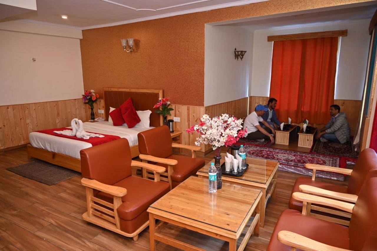 Hotel Seven Hills Manali Bagian luar foto