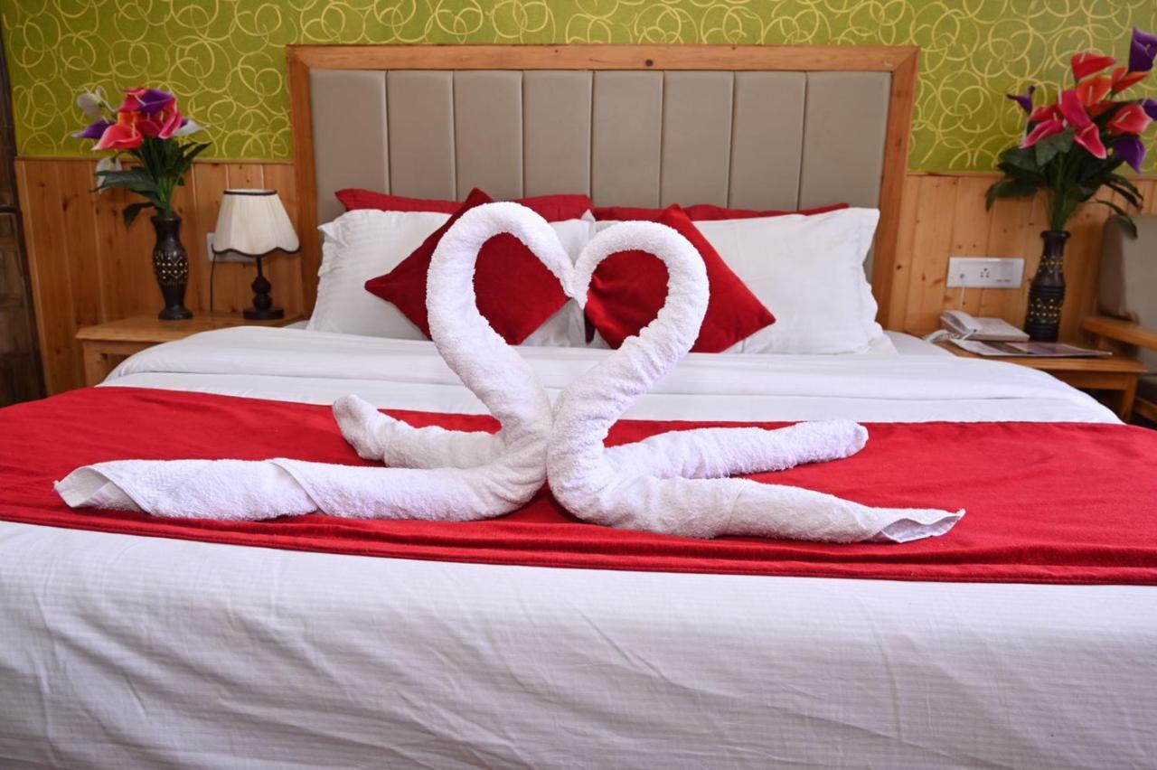 Hotel Seven Hills Manali Bagian luar foto