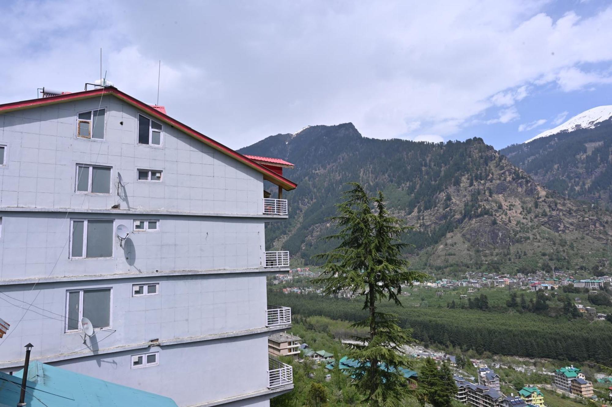 Hotel Seven Hills Manali Bagian luar foto