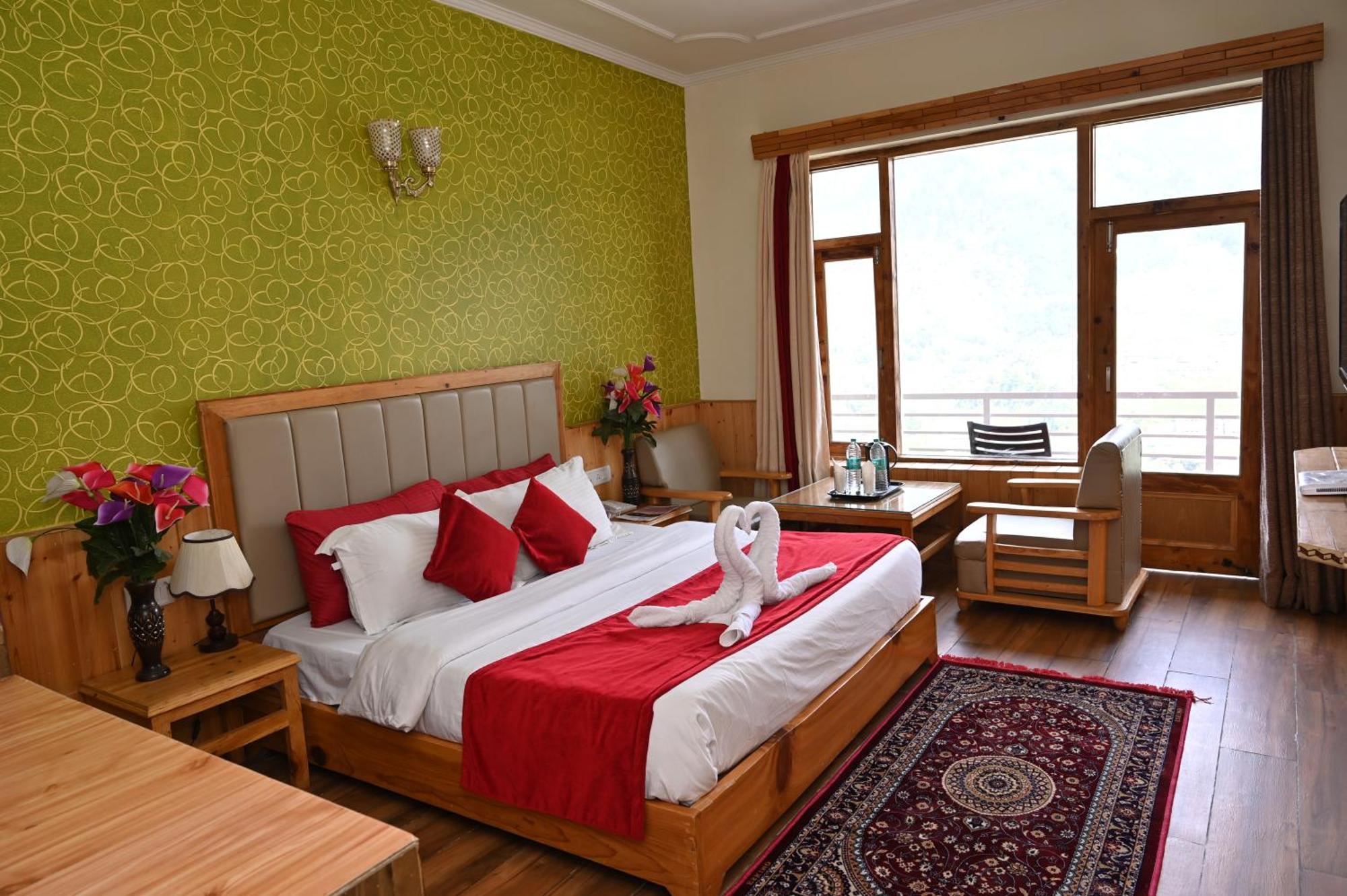 Hotel Seven Hills Manali Bagian luar foto