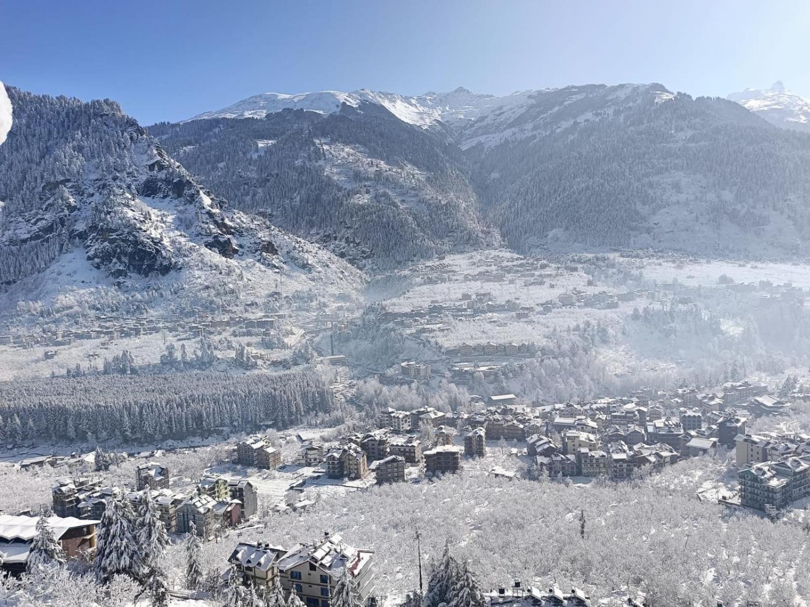 Hotel Seven Hills Manali Bagian luar foto