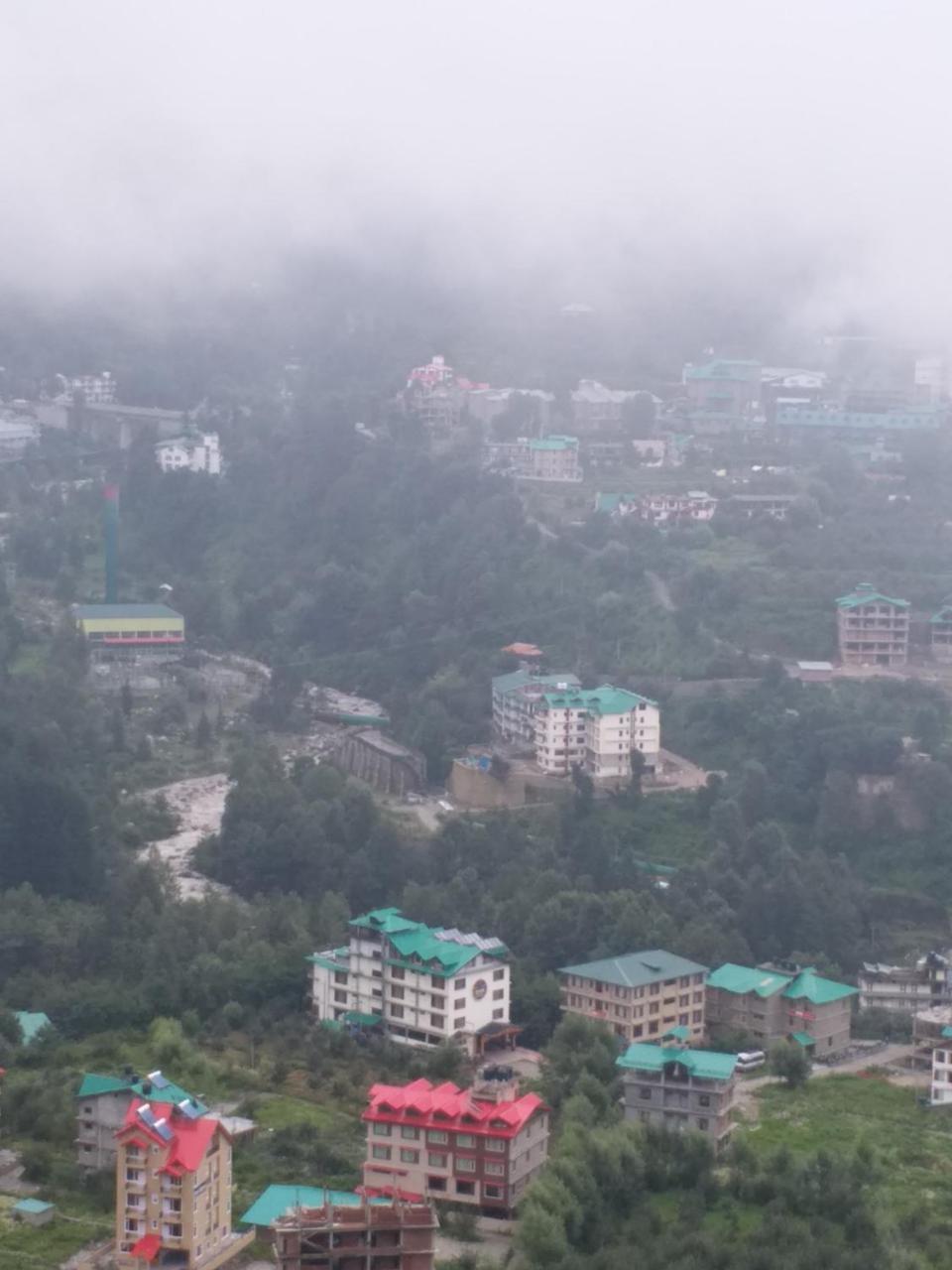Hotel Seven Hills Manali Bagian luar foto