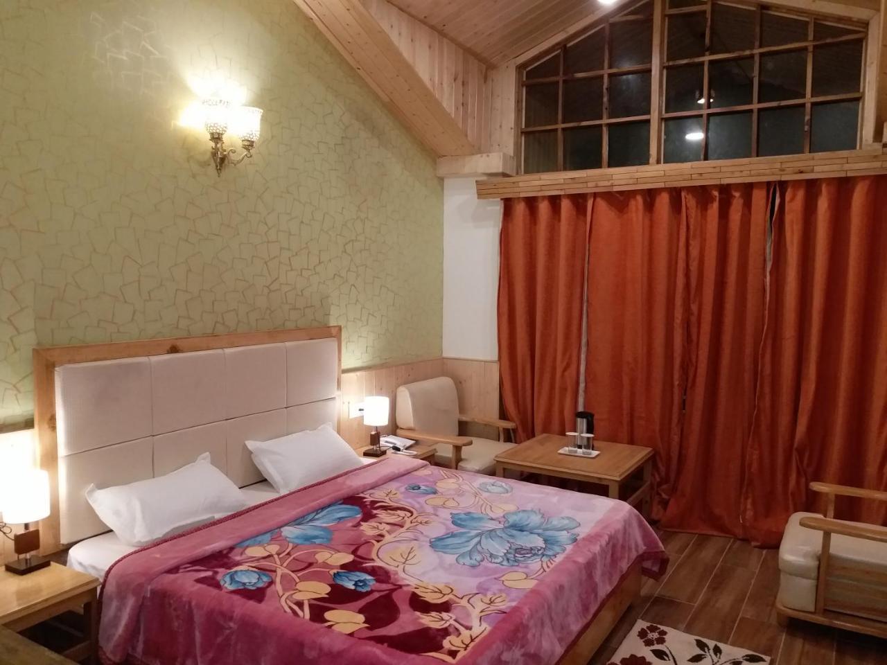 Hotel Seven Hills Manali Bagian luar foto
